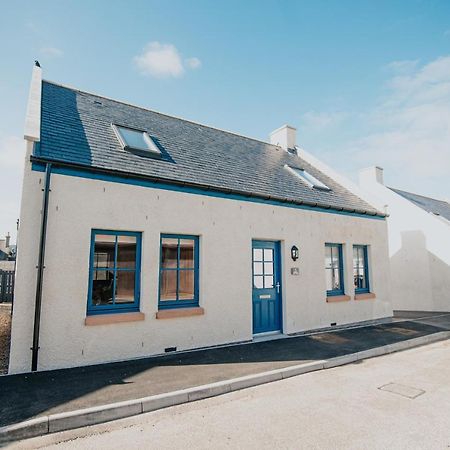 The Seafield Arms Hotel Cullen - Self Catering Exteriör bild