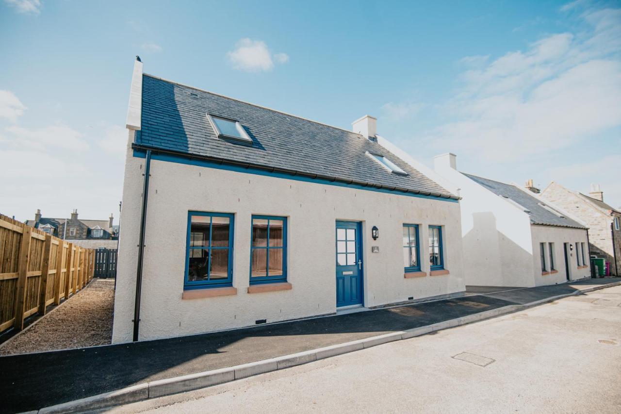 The Seafield Arms Hotel Cullen - Self Catering Exteriör bild